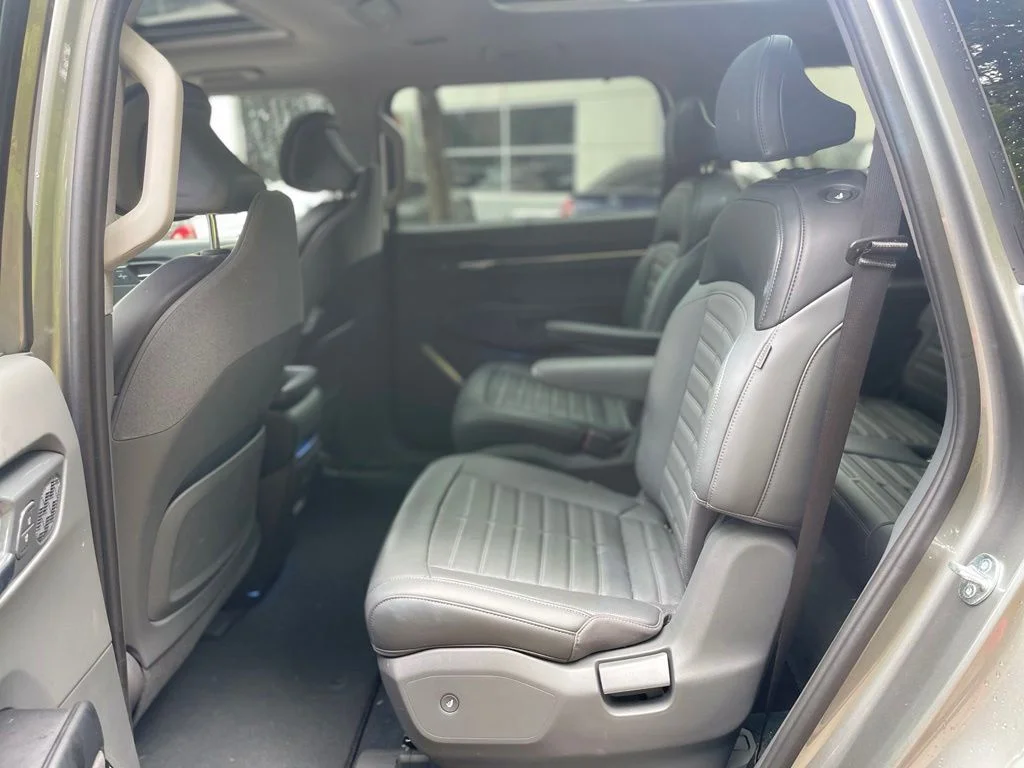 Certified Used 2024 Pebble Gray Kia Land image 23