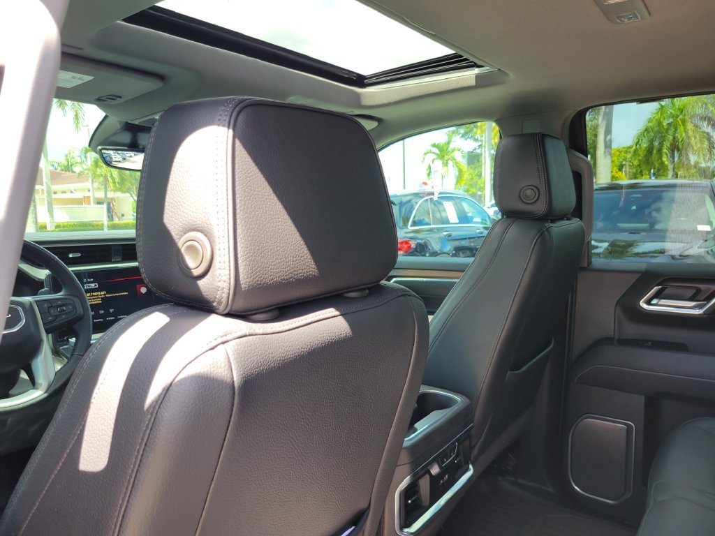 Used 2025 Silver GMC Denali image 10