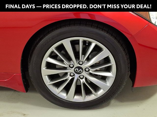 Used 2022 Red INFINITI LUXE image 9
