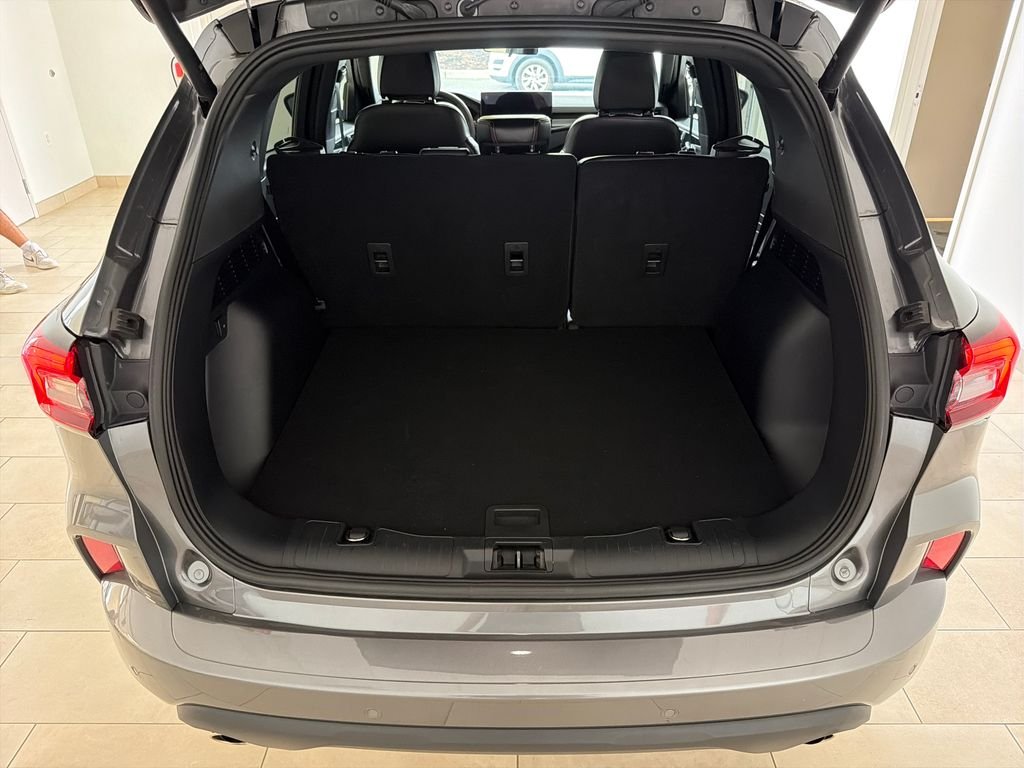 Used 2023 Gray Ford ST-Line image 29