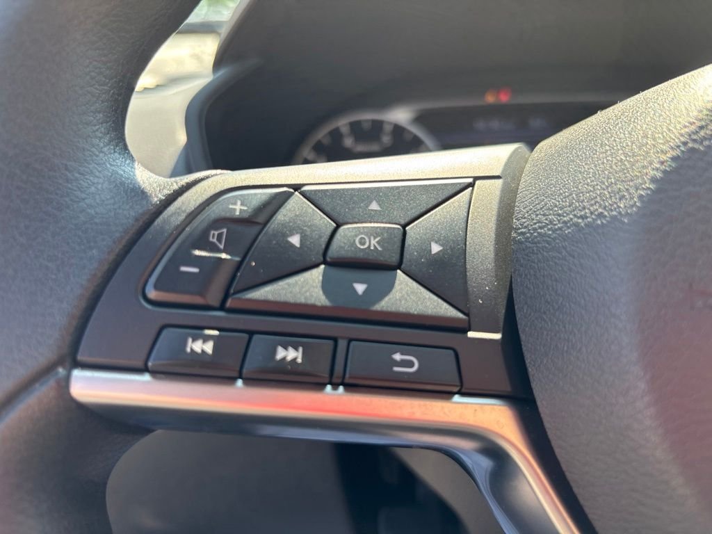 Used 2019 Blue Nissan 2.5 S image 20