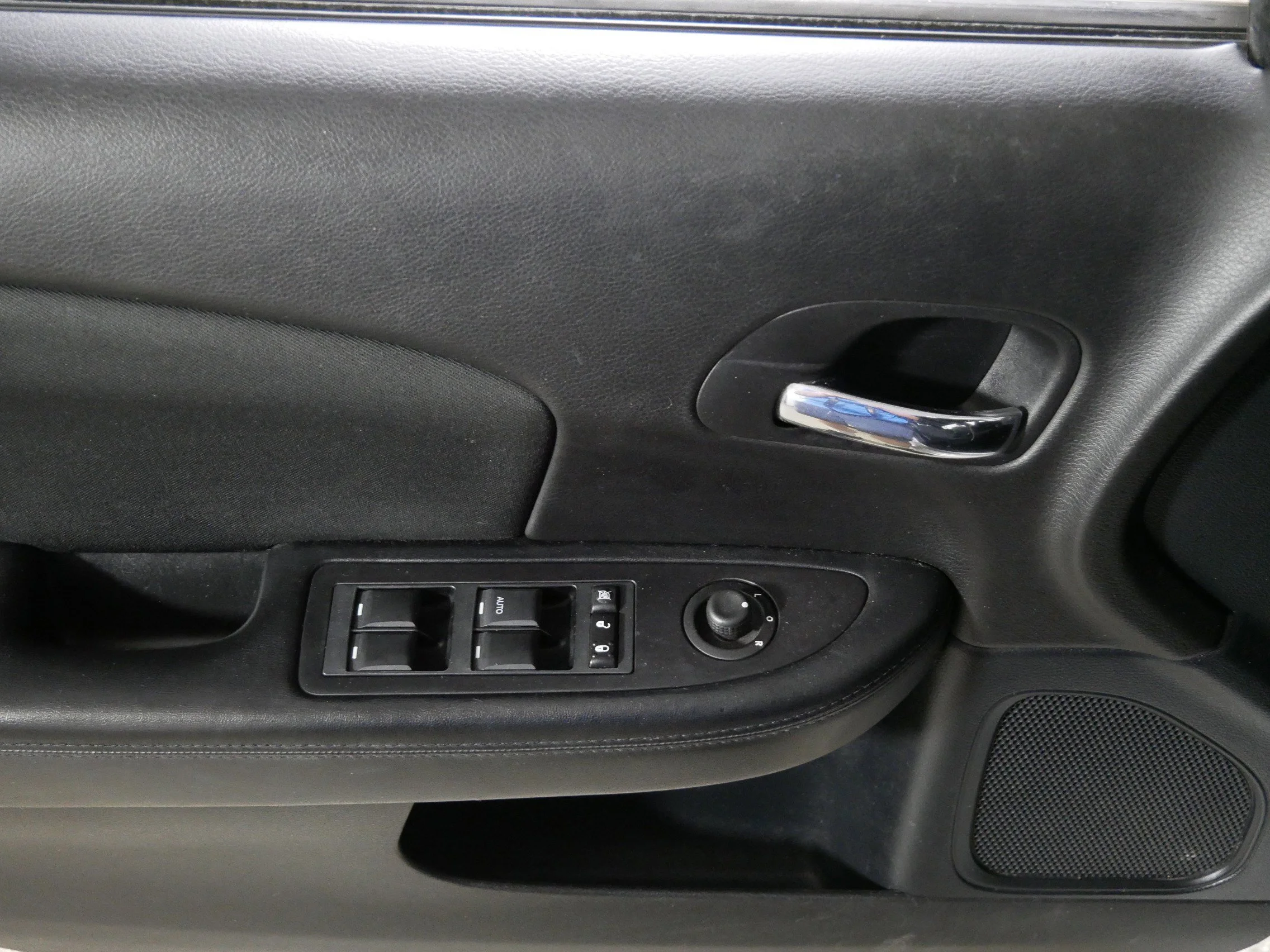 Used 2011 Bright Silver Metallic Chrysler LX image 19
