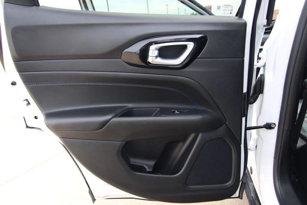 Used 2026 White Jeep Limited image 39