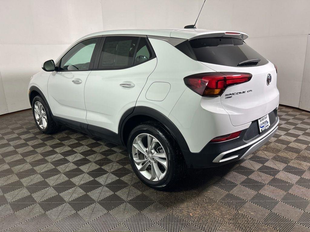 Used 2023 Summit White Buick Preferred image 9