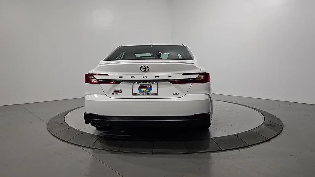 Used 2025  Toyota  image 4