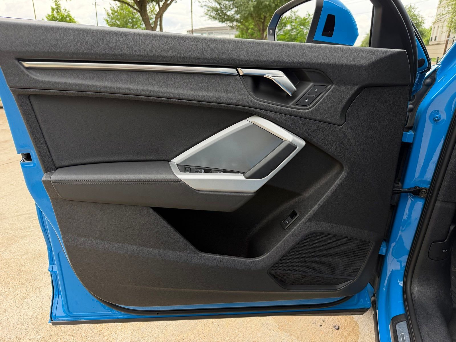 Used 2022 Blue Audi  image 22