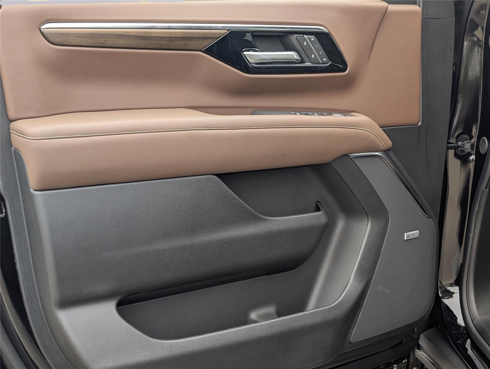 New 2026 Black Chevrolet High Country image 27