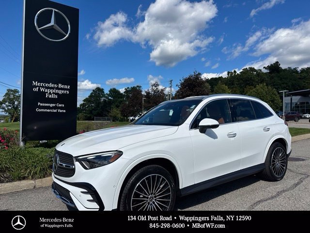 New 2027 MANUFAKTUR Moonlight White Metallic Mercedes-Benz GLC 350 image 40