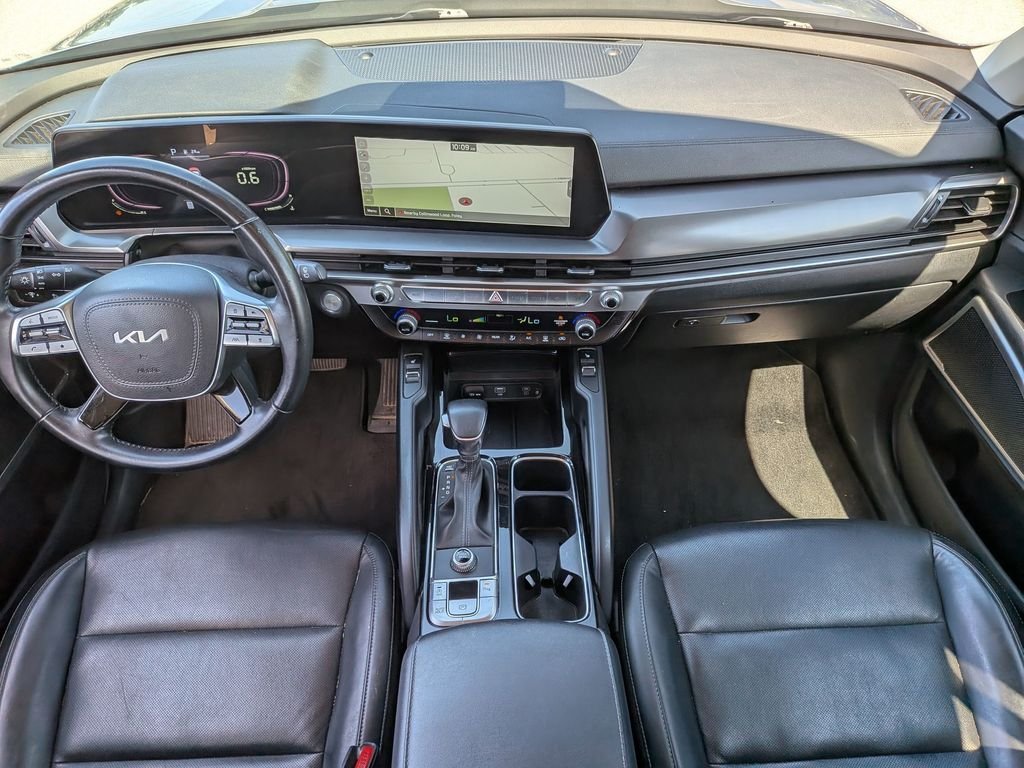 Used 2023 Silver Kia S image 25
