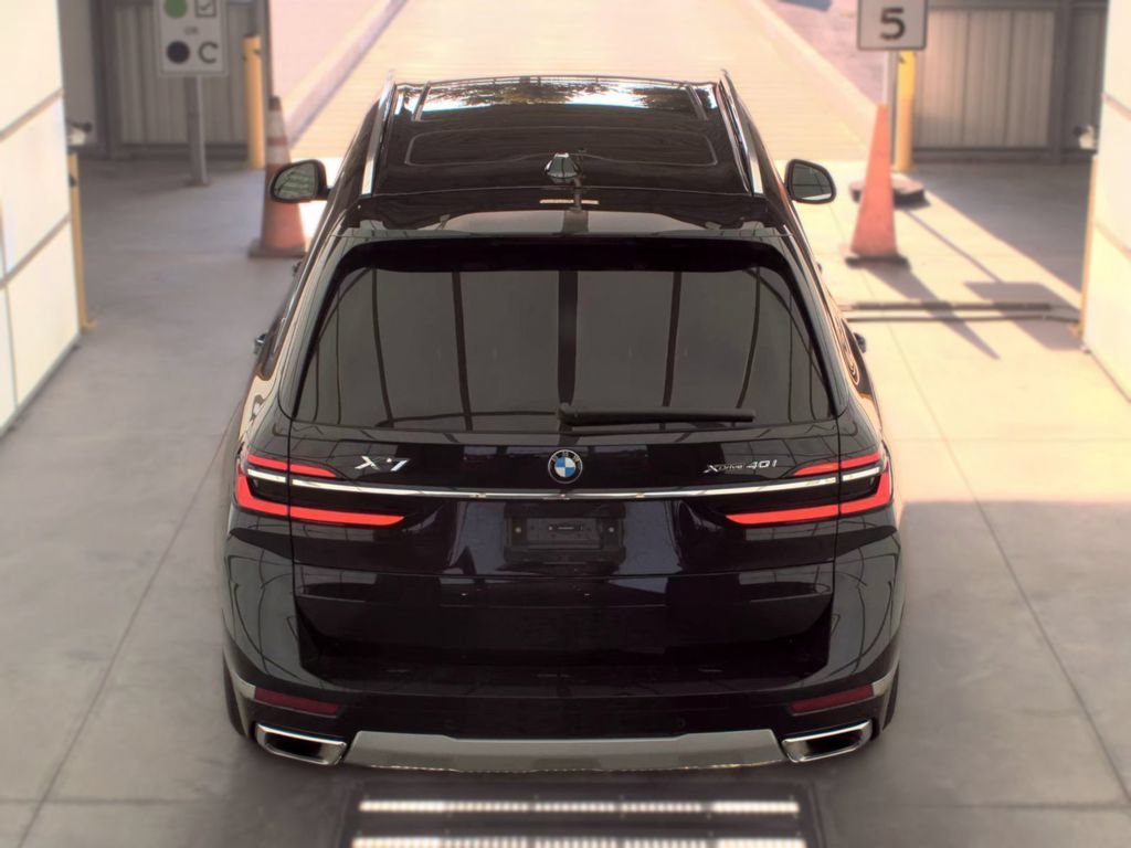 Used 2026 Black Sapphire Metallic BMW xDrive40i image 6
