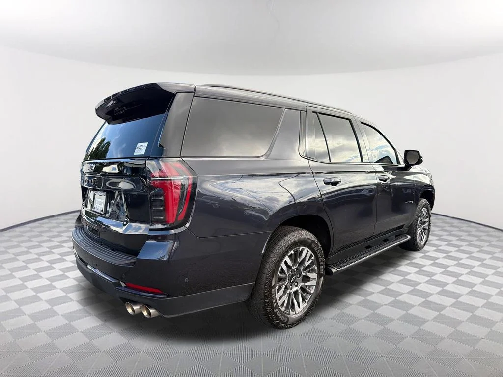 Used 2025 Gray Chevrolet Z71 image 5