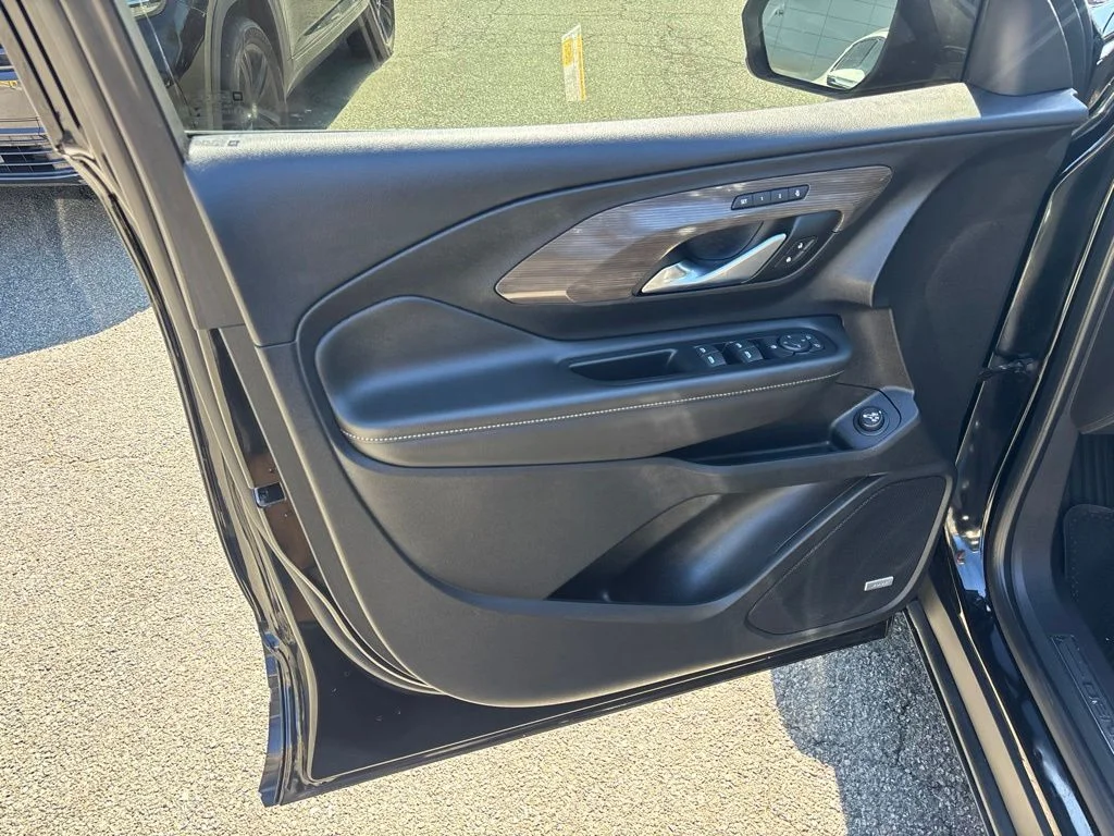 Used 2023 Black GMC Denali image 10