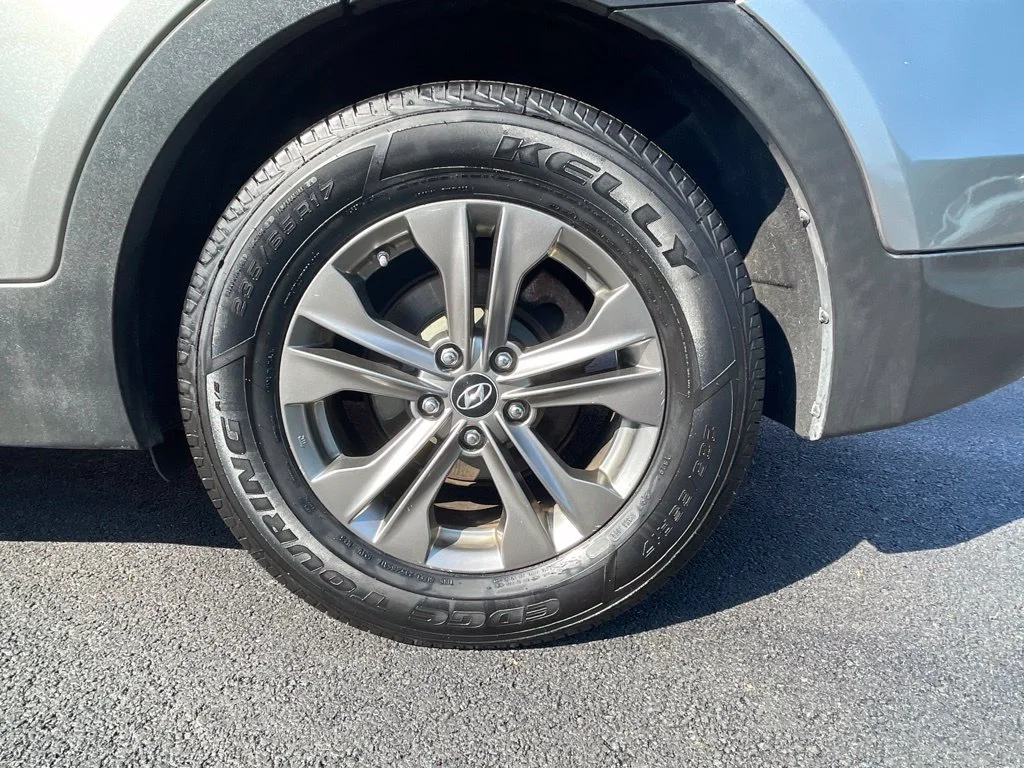 Used 2015 Gray Hyundai Base image 12