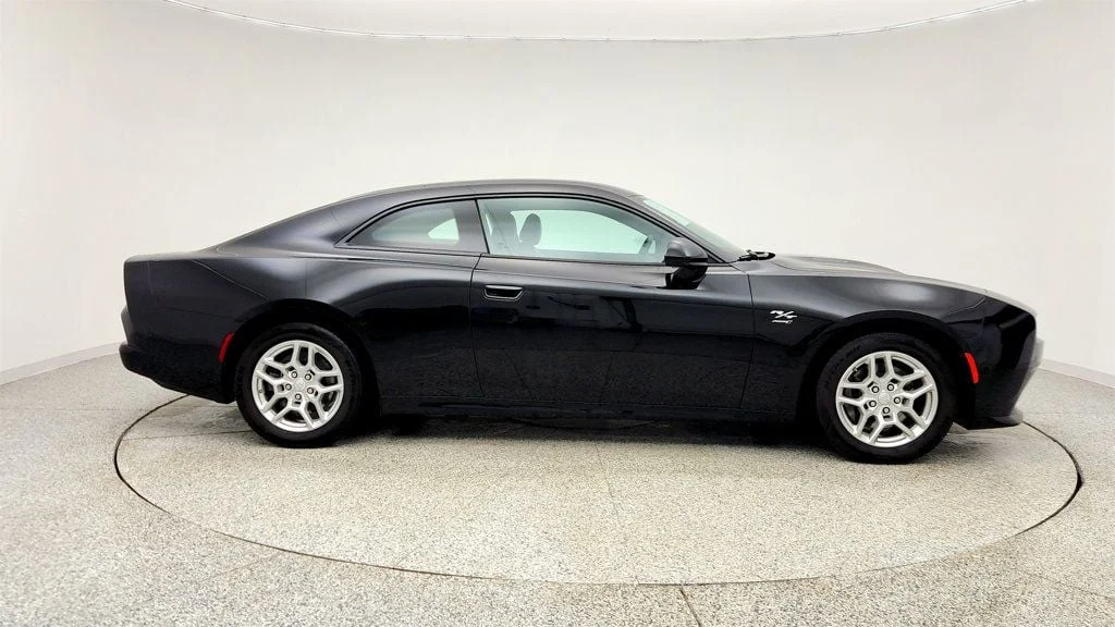 Used 2025 Diamond Black Crystal Pearlcoat Dodge R/T AWD image 4