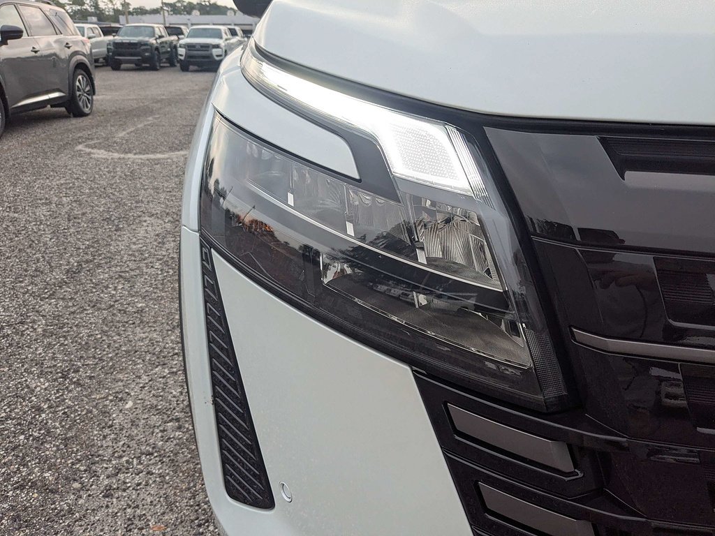 New 2026 Everest White Pearl TriCoat / Super Black Two-tone Nissan Platinum image 10