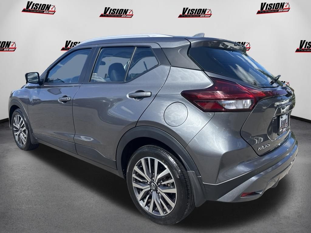Used 2023 Gray Nissan SV image 8