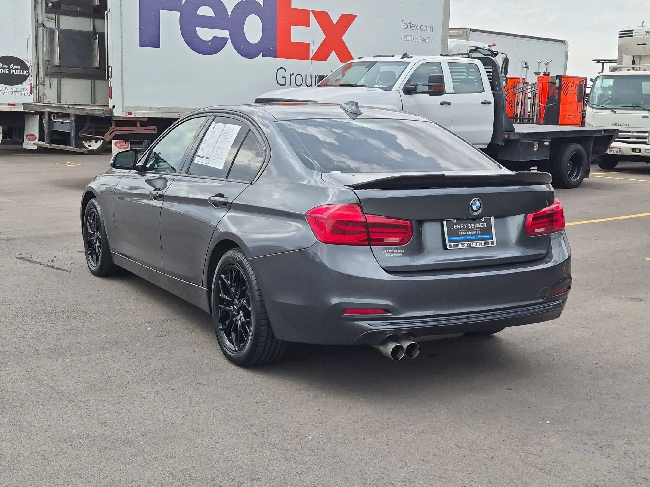 Used 2016 Mineral Gray Metallic BMW 328i xDrive image 3