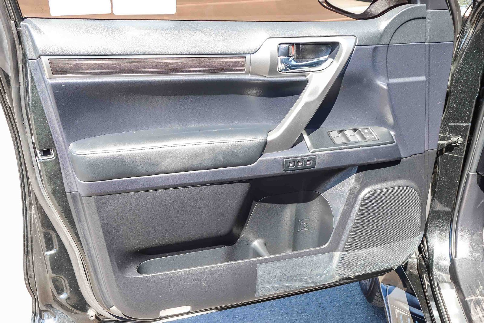 Certified Used 2023 Black Lexus 460 image 25