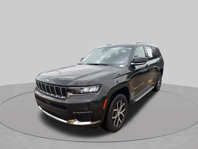 Used 2024 Gray Jeep Limited image 5