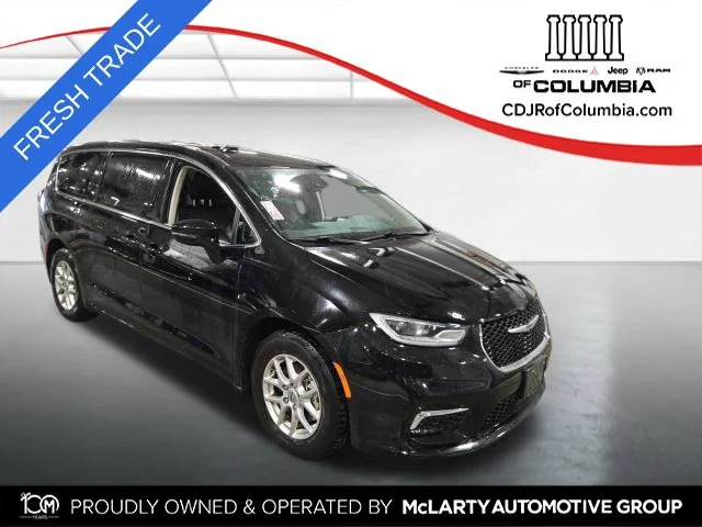 Used 2024 Black Chrysler Touring L image 1