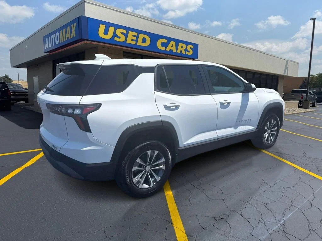 Used 2026 Summit White Chevrolet LT image 5