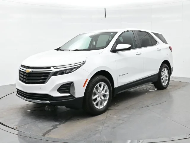 Used 2024 Summit White Chevrolet LT image 3