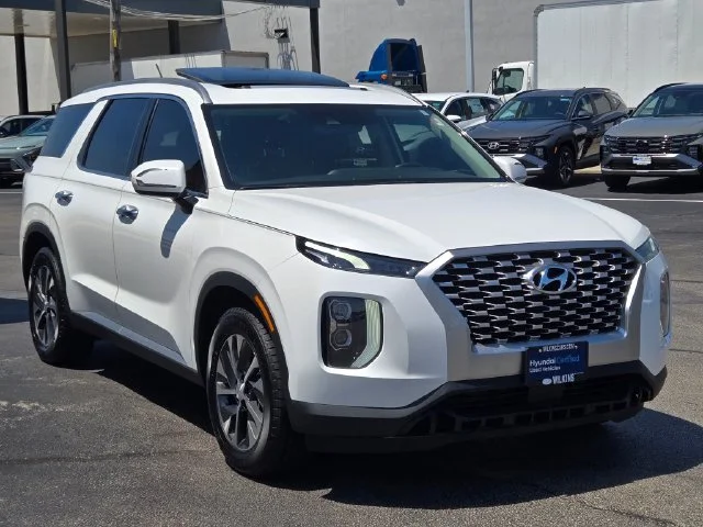 Used 2022 White Hyundai SEL image 4