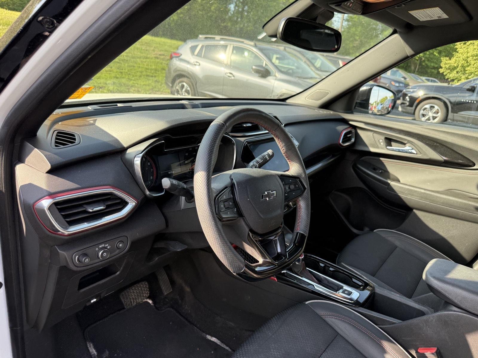 Used 2023 Summit White Chevrolet RS image 4
