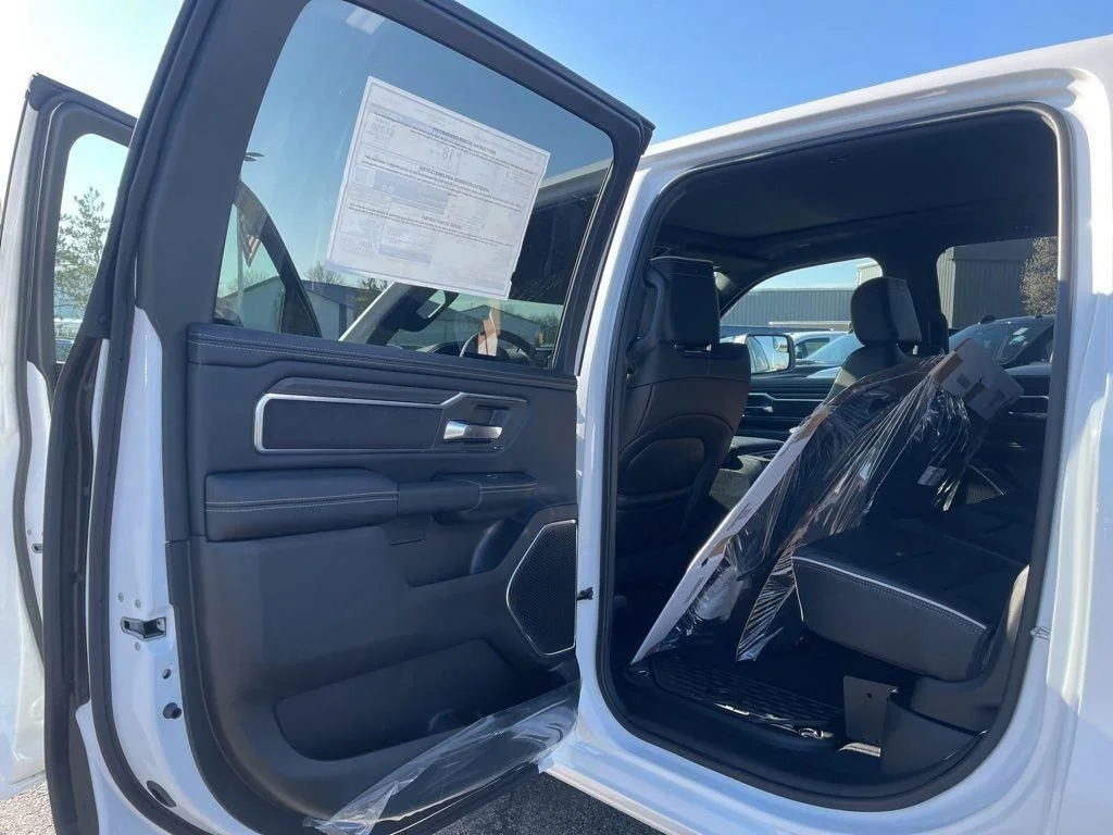 New 2026 Ivory White Tri-Coat Pearl-Coat Exterior Paint RAM Laramie image 27