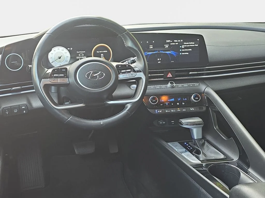 Used 2022 Red Hyundai Limited image 18