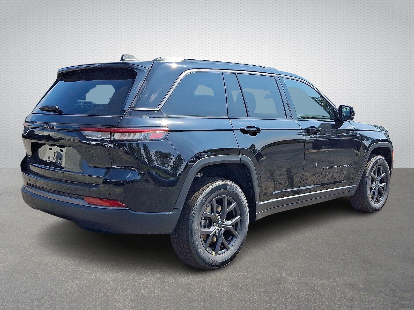 New 2027 High-Gloss Black Paint Jeep Laredo Altitude 4x4 image 4
