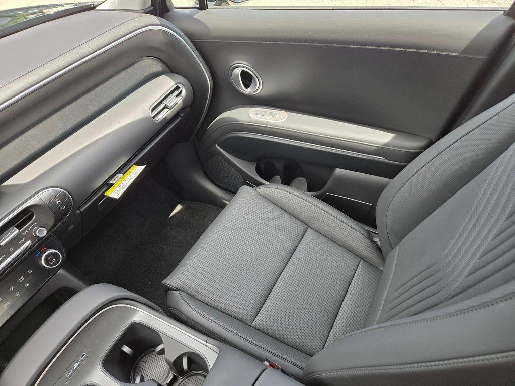 New 2026 Black Hyundai SEL FWD image 19