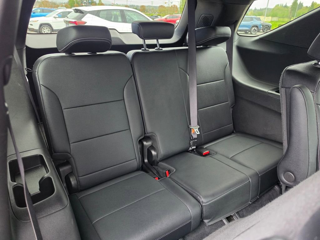 Used 2025 Mosaic Black Metallic Chevrolet LT image 28