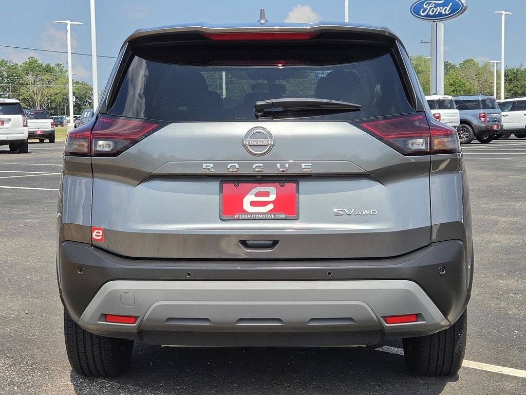 Used 2023 Gun Metallic Nissan SV image 7