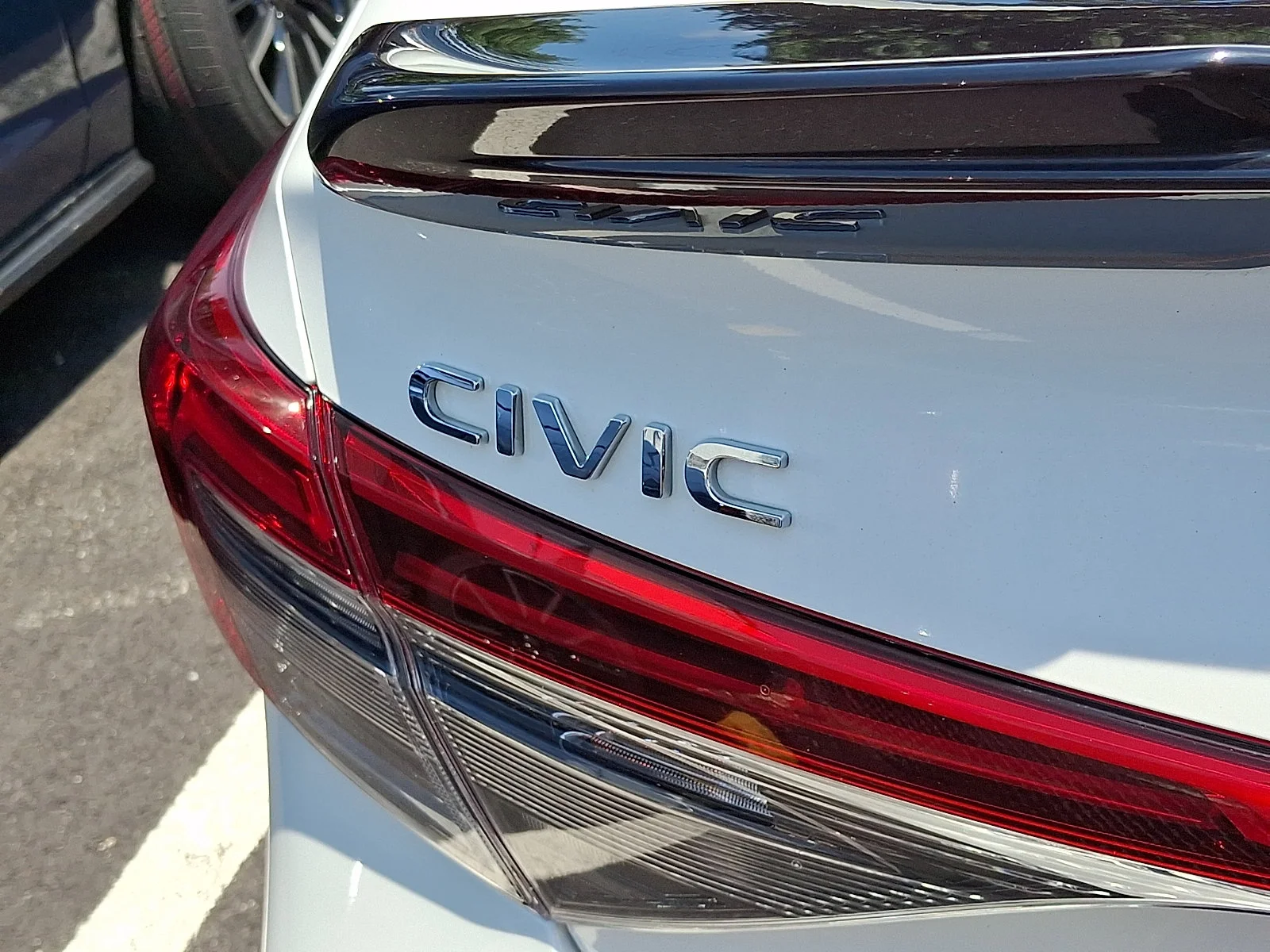 Used 2024 Platinum White Pearl Honda Sedan image 29