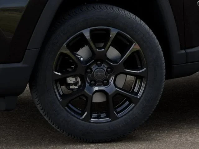 New 2026 Diamond Black Crystal Pearlcoat Jeep Latitude image 35