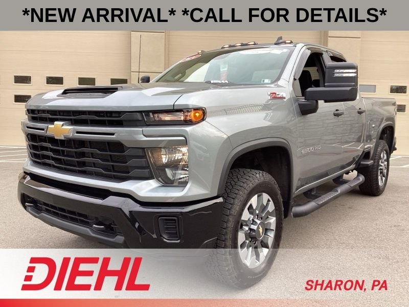 Used 2024 Gray Chevrolet Custom image 4