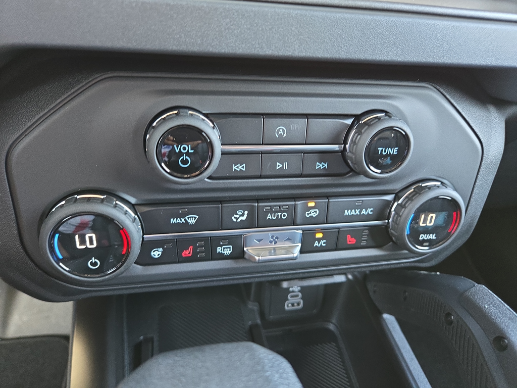 New 2026 Marsh Gray Ford Badlands® image 23