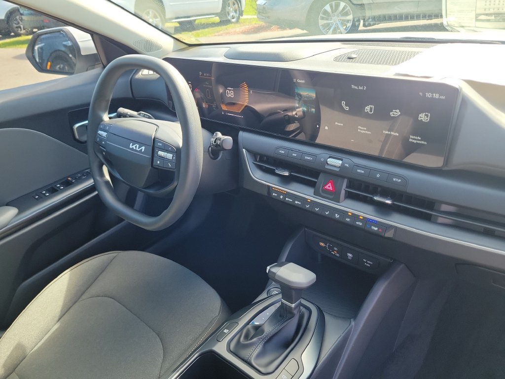 New 2026 Snow White Pearl Kia LXS image 8