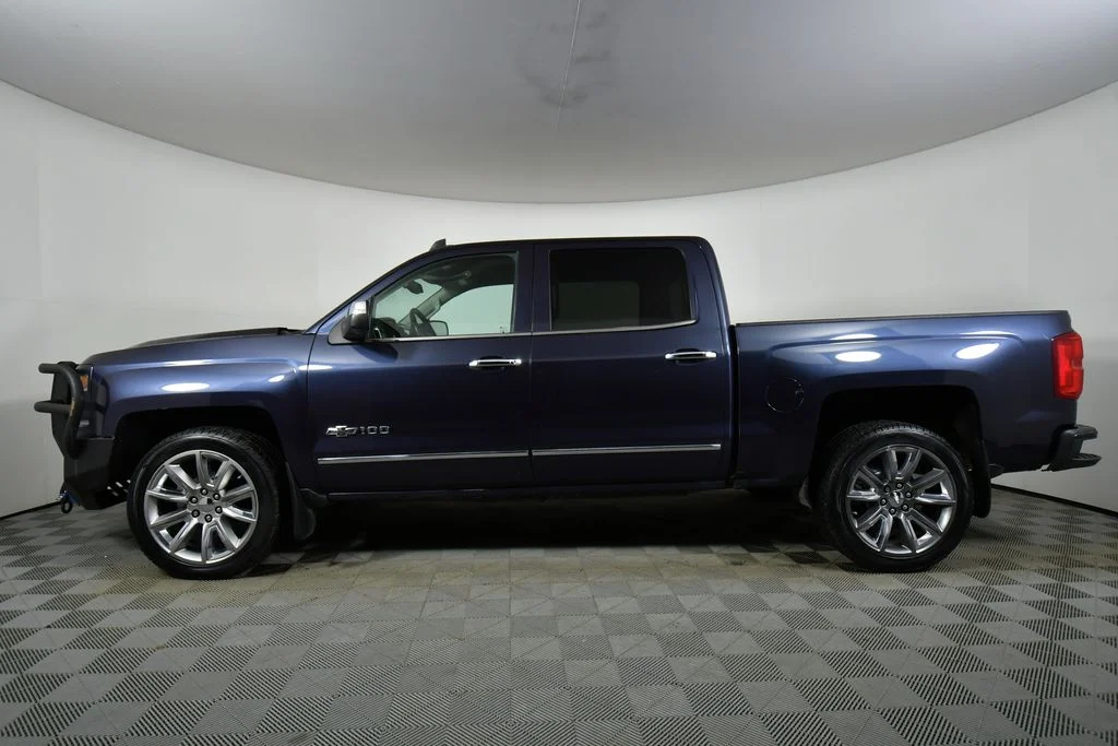 Used 2018 Blue Chevrolet LTZ image 16