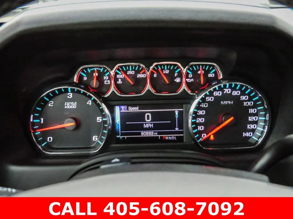 Used 2018 IRIDESCENT PEARL TRICOAT Chevrolet LT image 34