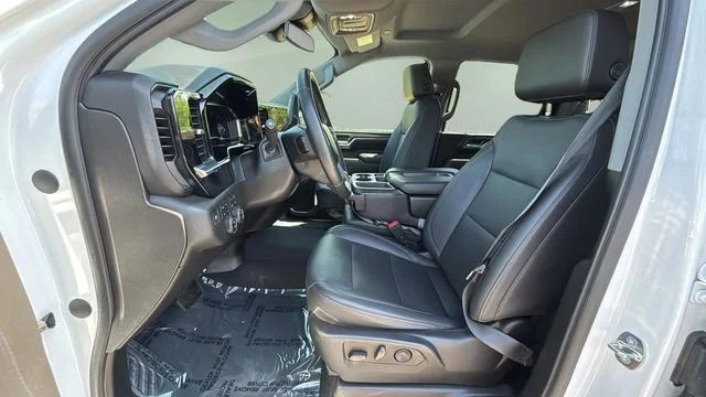 Used 2024 Summit White Chevrolet LTZ image 19