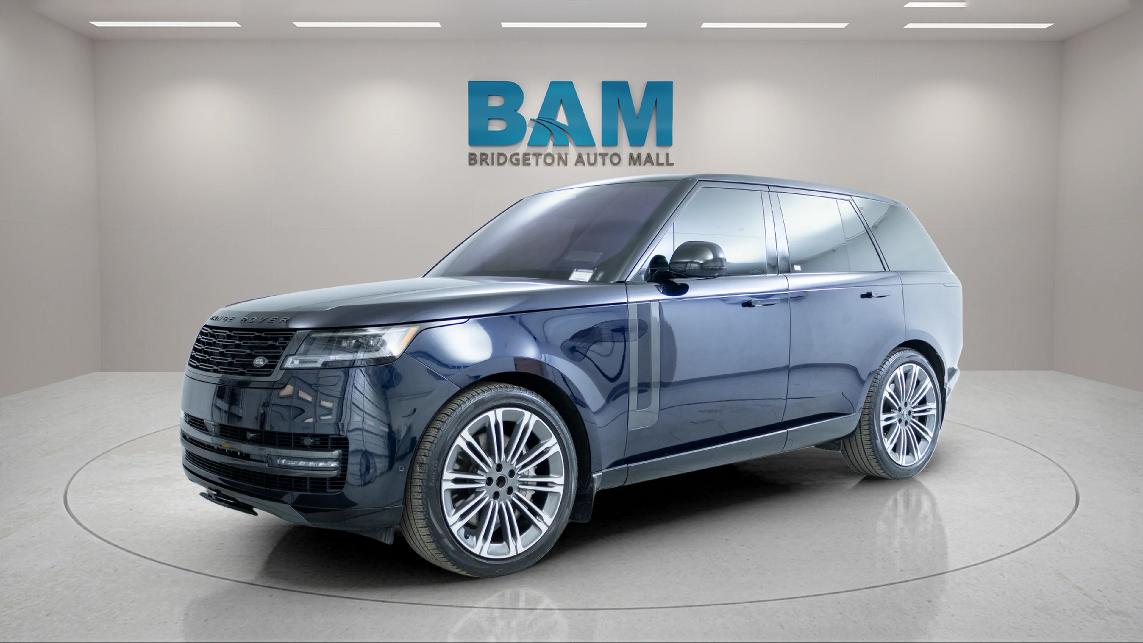 Used 2023 Blue Land Rover SE image 3