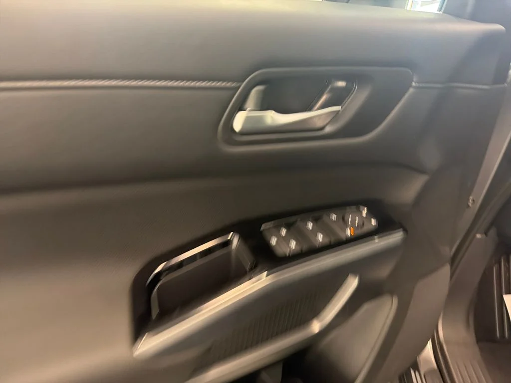 New 2026 Gun Metallic Nissan SL image 13