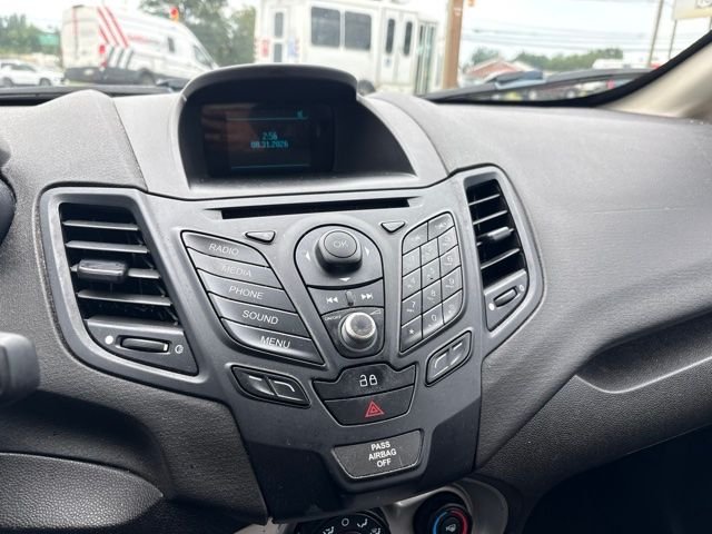Used 2015 Black Ford SE image 6