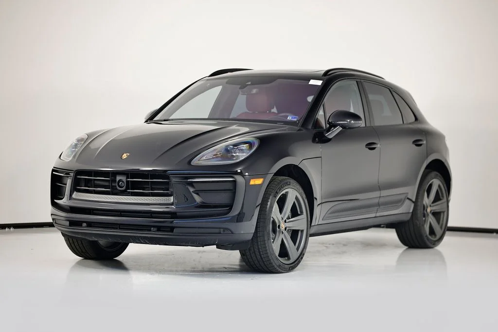 2026 Porsche Macan's photo