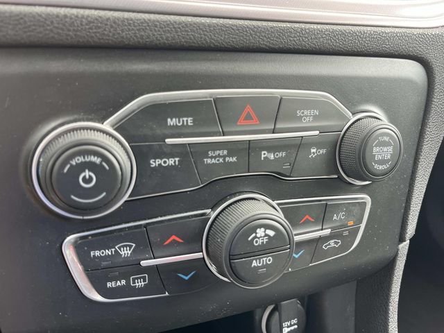 Used 2023 White Dodge SXT image 33