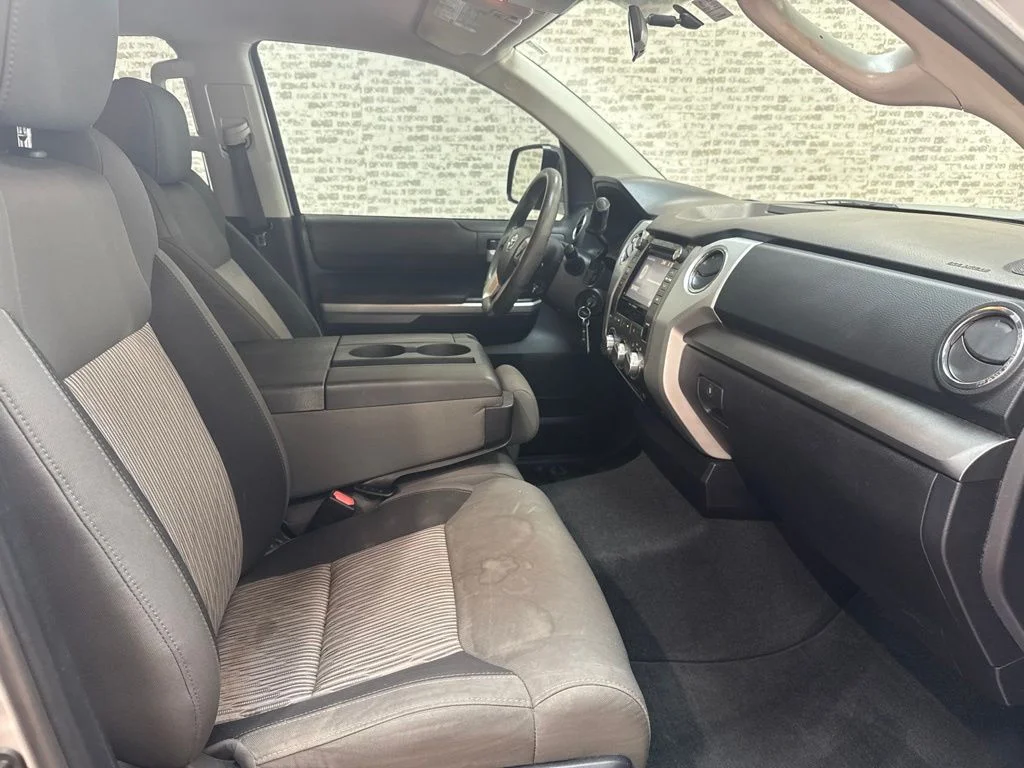 Used 2014 Silver Sky Metallic Toyota SR5 image 10