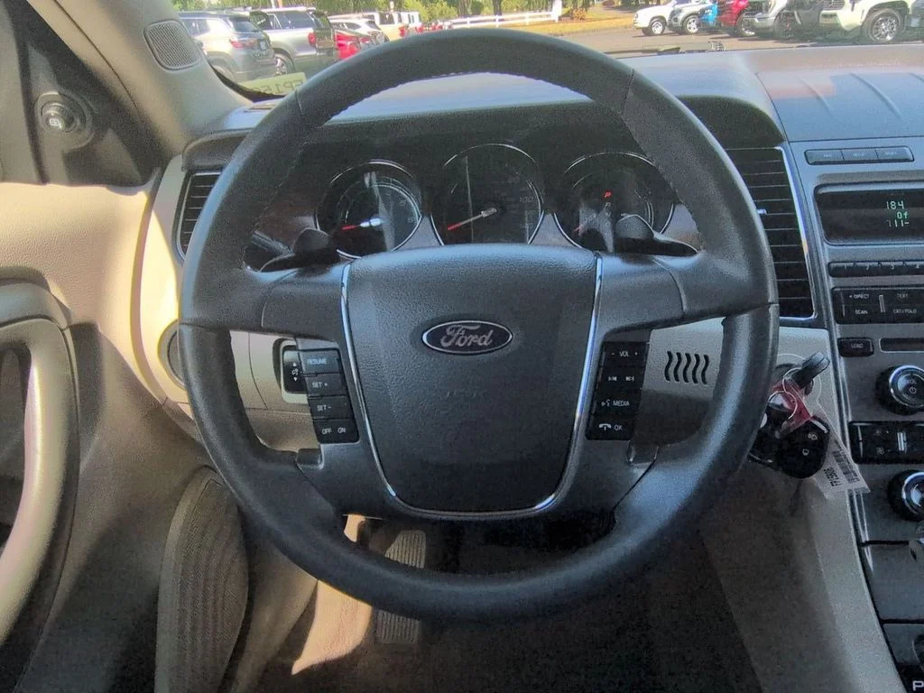 Used 2011 White Platinum Clearcoat Metallic Ford SEL image 13