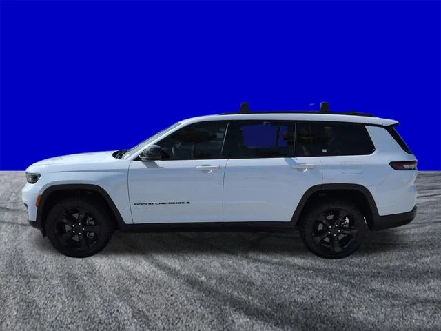 Certified Used 2023 Bright White Clearcoat Jeep Altitude image 7